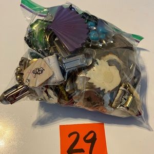 Lot of miscellaneous jewelry